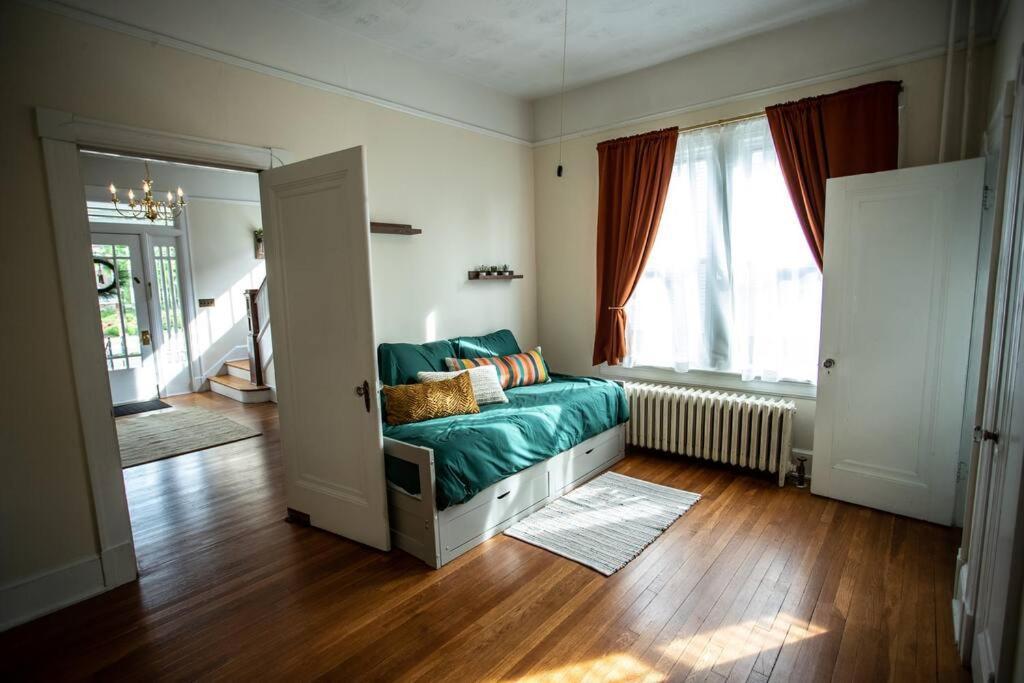 Charming 1932 Craftsman - The Bohannon House Лурей Екстер'єр фото
